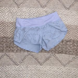 2.5 low rise speed ups in size 2. Gravel dust pastel blue multi/pastel blue.